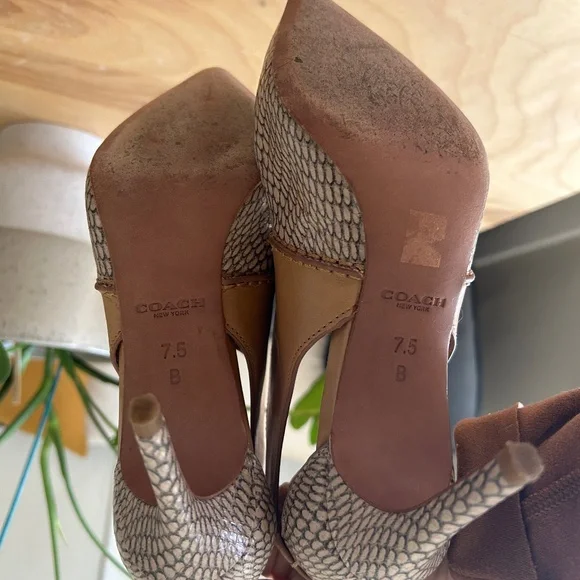 Coach Heels - Picture 6 of 6